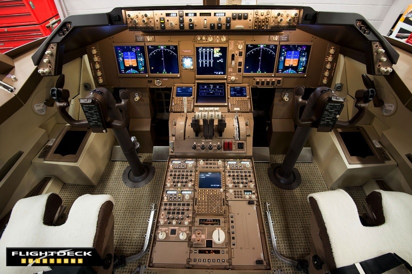 Кабина Боинга 747 Фото