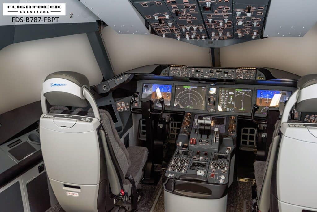 Flightdeck Solutions - The 787 Cockpit is Ready